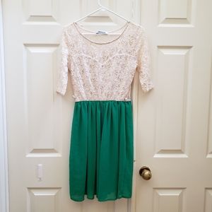 Sweetheart lace dress